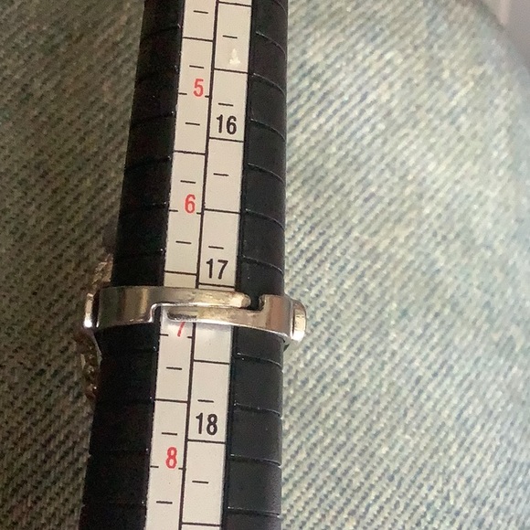 Brilliant red stone signature ring - Picture 5 of 5